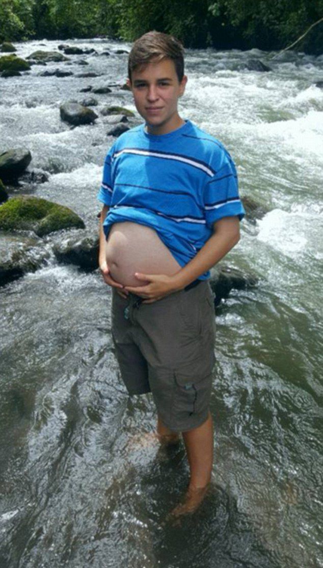 pora tranzių iš Ekvadoro - nėščia tėvas
