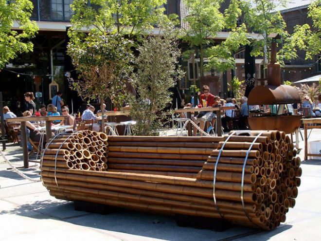 Современная бамбуковая скамеечка в Нью-Йорке