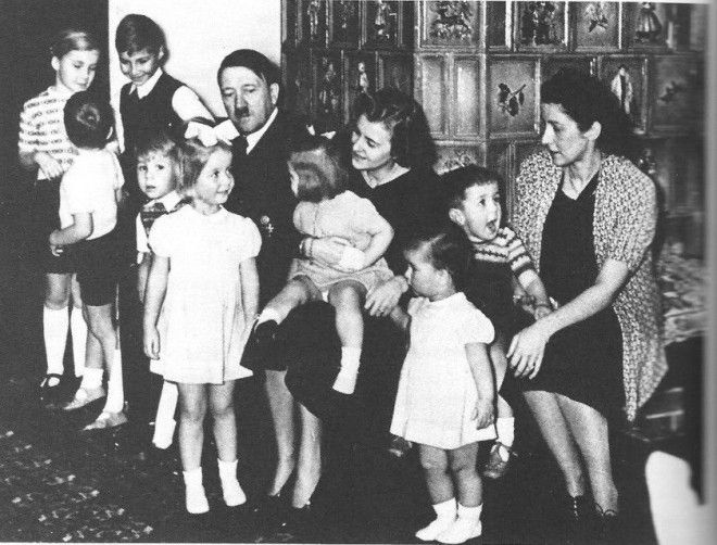 Гитлер и дети