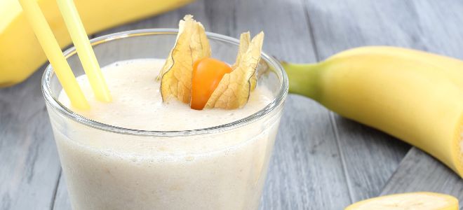 Cocktail di yogurt con banana