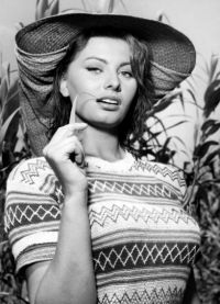 Sophia Loren pada masa mudanya