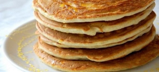 pancakes su kefir con un manga