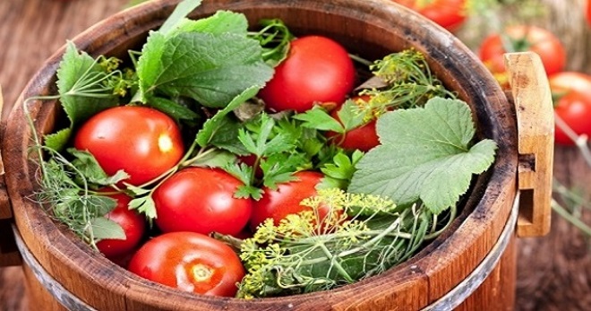 バレルトマト - 古いおいしい野菜の収穫のレシピ