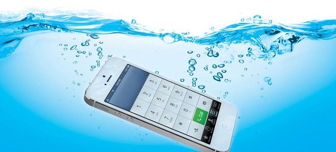 bagaimana untuk mengeringkan telefon yang jatuh ke dalam air