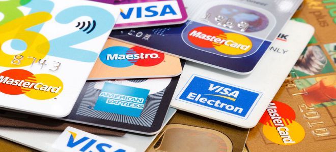 Apakah perbezaan antara kad debit dan kredit?