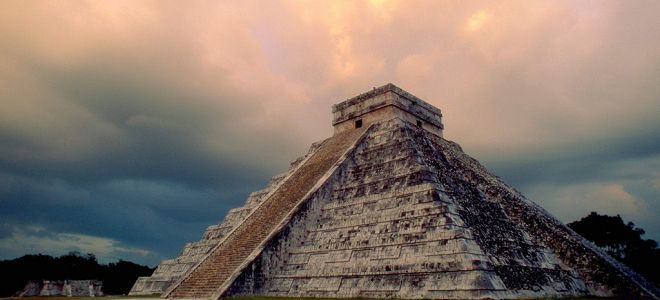 piramid Maya