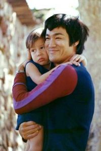 Bruce Lee dan anak perempuan Shannon