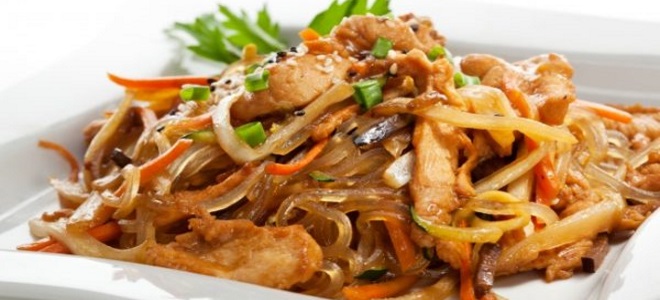 チキンと野菜のフンチザ - アジア料理のおいしいレシピ