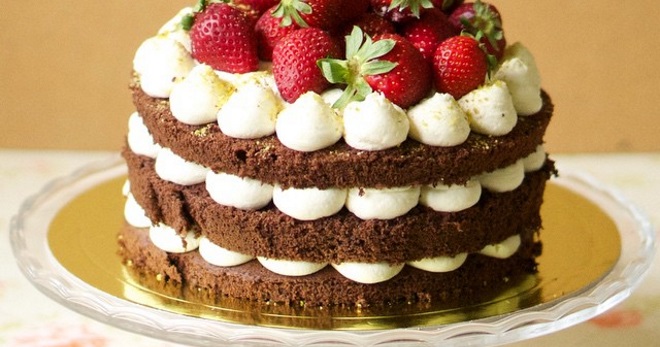 Naktinis tortas - skanių desertų ir dekoravimo idėjų receptai