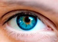 青い目に茶色のレンズを見る方法5