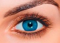 青い目に茶色のレンズを見る方法7