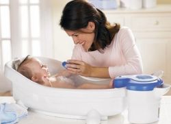 berapa kerap anda mandi seorang bayi yang baru lahir