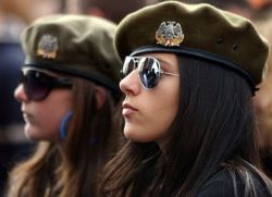 bagaimana untuk mendapatkan seorang gadis ke dalam tentera