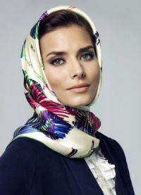 как красиво повязать платок на голову зимой11