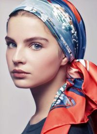 как красиво повязать платок на голову зимой15