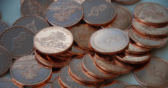 Bagaimana untuk membersihkan duit syiling tembaga - kaedah terbaik numismatists