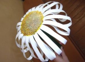 bagaimana membuat kertas daisy 13