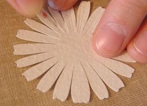 bagaimana membuat kertas daisy 7