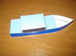 come realizzare una barca fatta di cartone 8