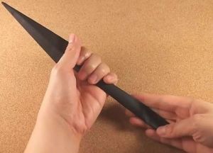 Cara membuat kunai dari kertas 11