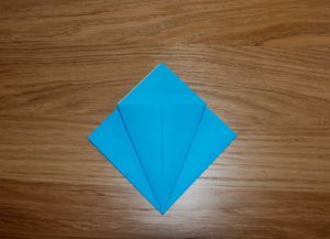 Kaip padaryti popieriaus lelija 5