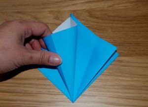 Kaip padaryti popieriaus lelija 6