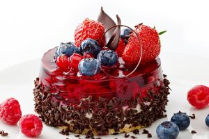 bagaimana untuk menghias coklat dan kek buah 7