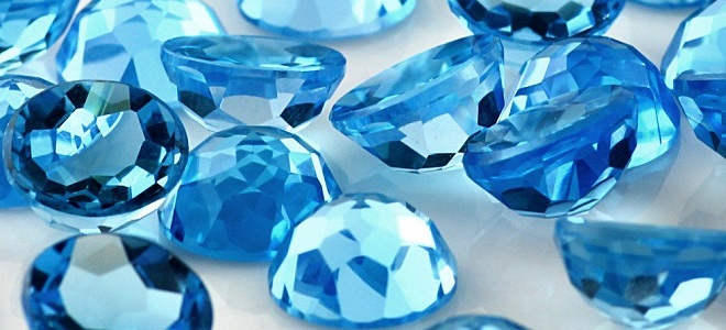 sifat batu topaz biru