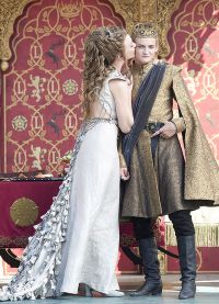 Natalie Dormer e Jack Gleeson sul set della serie The Game of Thrones