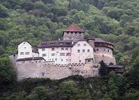 Vaduz Castle - tarikan utama Liechtenstein