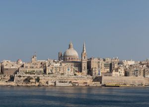 Pemandangan tambak Valletta dari tambak Sliema