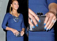 manicure per un vestito blu 4