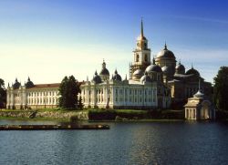 biara terkenal di Rusia
