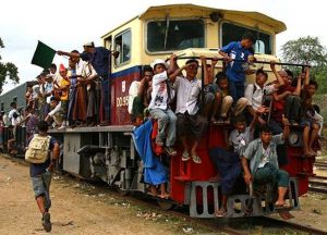 Kereta api di Myanmar