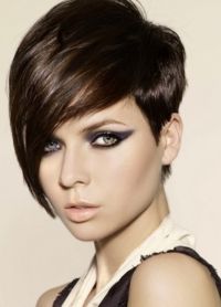5 model potongan rambut wanita dengan nama