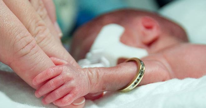 Bayi preterm adalah peraturan penting untuk menjaga bayi yang bergegas dilahirkan