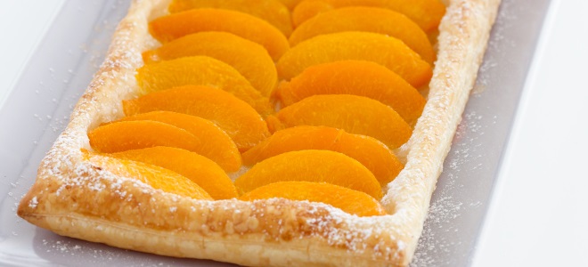 Puff Pastry Pie dengan Peaches