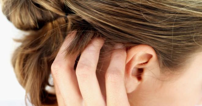 Kenapa akar rambut di kepala sakit, bagaimana untuk mengenal pasti dan menyelesaikan masalah ini?