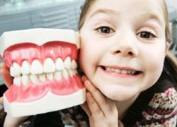 mengapa kanak-kanak menggeram gigi pada siang hari