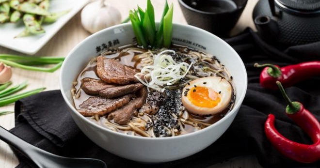 "Ramen" - receptai gardus japoniško patiekalo su skirtingais ingredientais