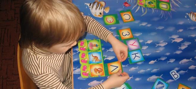 membangunkan permainan papan untuk kanak-kanak berumur 2 tahun
