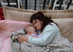 Bayi 8 bulan tidak tidur dengan baik pada waktu malam
