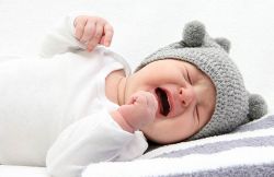 Kanak-kanak pada 5 bulan tidak tidur dengan baik pada waktu malam