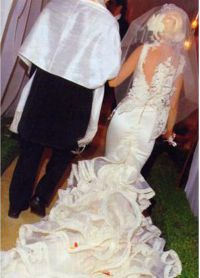 Christina Aguilera vestuvių suknele 2