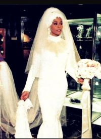 Whitney Houston vestuvių suknele 3