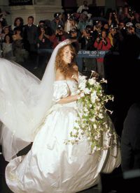 Mariah Carey vestuvių suknele 2