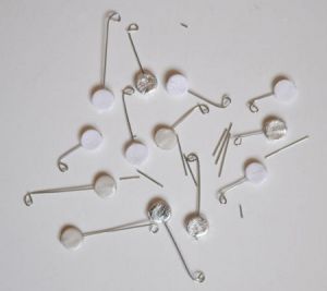 Anting-anting yang diperbuat daripada polimer tanah liat23