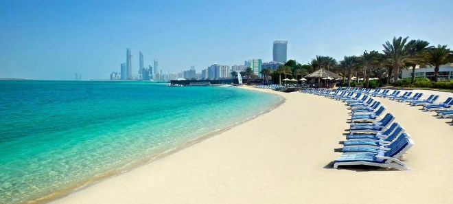 Le infinite spiagge degli Emirati
