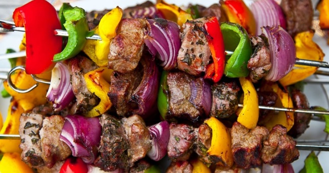 Shish kebab dari daging lembu - resipi lazat dan asal masakan Caucasian