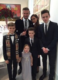 Keluarga Beckham pada acara sosial